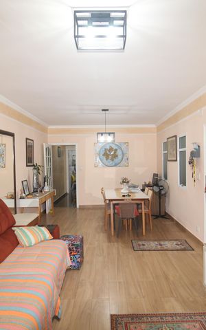 Casa à venda com 243m², 4 quartos e 4 vagasSala