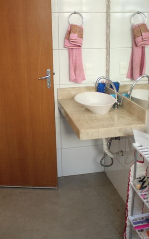 Casa à venda com 180m², 3 quartos e 1 vagaBanheiro