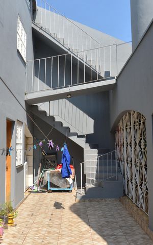 Casa à venda com 356m², 5 quartos e 4 vagasQuintal