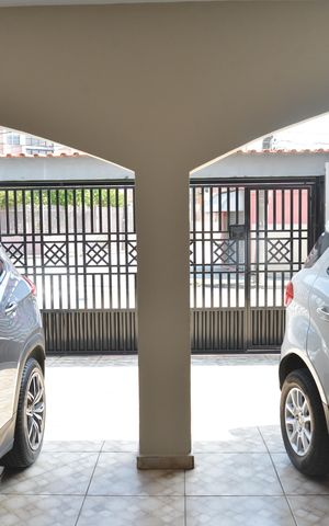 Casa à venda com 356m², 5 quartos e 4 vagasGaragem