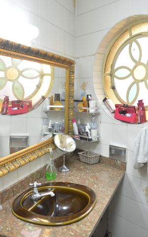 Casa à venda com 356m², 5 quartos e 4 vagasBanheiro Social