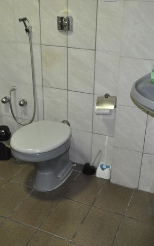 Casa para alugar com 450m², 4 quartos e 2 vagasBanheiro de Serviço