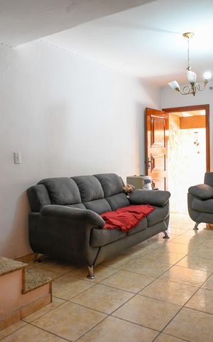 Casa à venda com 92m², 2 quartos e 1 vaga Casa à venda com 92m², 2 quartos e 1 vagaSala