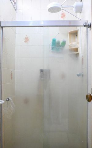 Casa à venda com 92m², 2 quartos e 1 vaga Casa à venda com 92m², 2 quartos e 1 vagaBanheiro Social