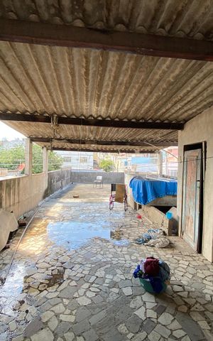 Casa à venda com 230m², 3 quartos e sem vaga Casa à venda com 230m², 3 quartos e sem vagaTerraço