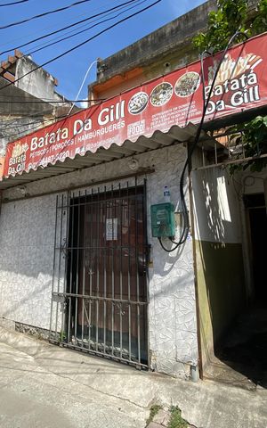 Casa à venda com 230m², 3 quartos e sem vaga Casa à venda com 230m², 3 quartos e sem vagaFachada