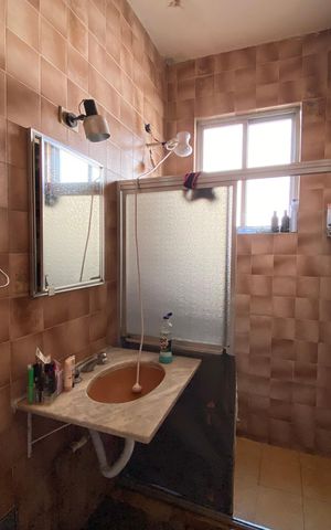 Casa à venda com 230m², 3 quartos e sem vaga Casa à venda com 230m², 3 quartos e sem vagaBanheiro do Quarto 1