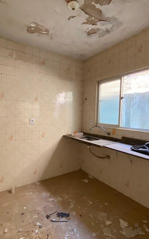 Casa à venda com 230m², 3 quartos e sem vaga Casa à venda com 230m², 3 quartos e sem vagaCozinha