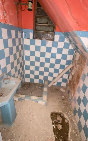 Casa à venda com 230m², 3 quartos e sem vaga Casa à venda com 230m², 3 quartos e sem vagaBanheiro