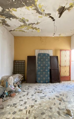 Casa à venda com 230m², 3 quartos e sem vaga Casa à venda com 230m², 3 quartos e sem vagaSala