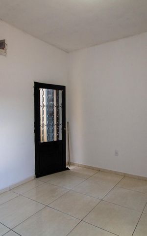 Casa para alugar com 32m², 1 quarto e 1 vaga Casa para alugar com 32m², 1 quarto e 1 vagaSala