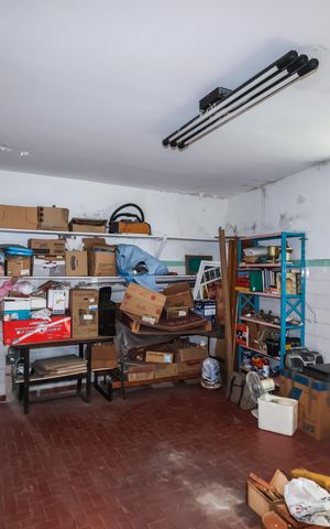 Casa à venda com 215m², 4 quartos e 2 vagasGaragem