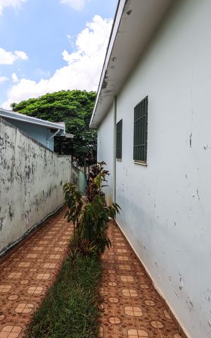 Casa à venda com 215m², 4 quartos e 2 vagasCorredor