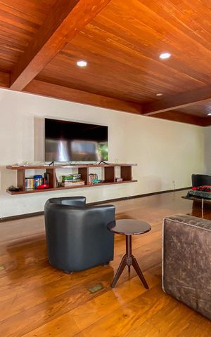 Casa à venda com 462m², 4 quartos e 2 vagasSala