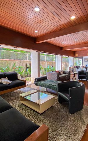 Casa à venda com 462m², 4 quartos e 2 vagasSala