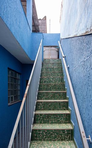 Casa para alugar com 186m², 4 quartos e 2 vagasEscada