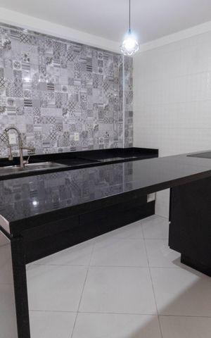 Casa à venda com 265m², 4 quartos e 2 vagas Casa à venda com 265m², 4 quartos e 2 vagasCozinha