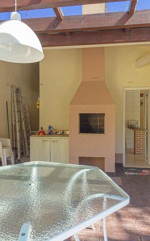 Casa para alugar com 148m², 4 quartos e 2 vagas Casa para alugar com 148m², 4 quartos e 2 vagasÁrea comum - Churrasqueira