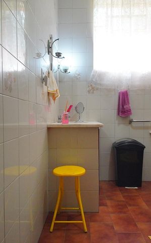 Casa à venda com 350m², 2 quartos e 2 vagasBanheiro