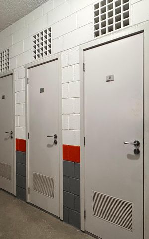 Apartamento à venda com 80m², 3 quartos e 2 vagas Apartamento à venda com 80m², 3 quartos e 2 vagasÁrea comum - Depósito