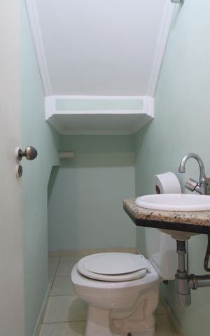 Casa de condomínio à venda com 180m², 3 quartos e 3 vagasLavabo