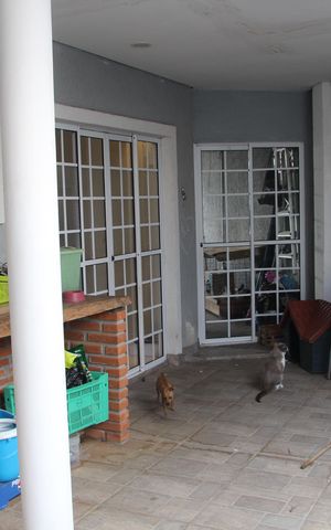 Casa à venda com 180m², 3 quartos e 2 vagasChurrasqueira