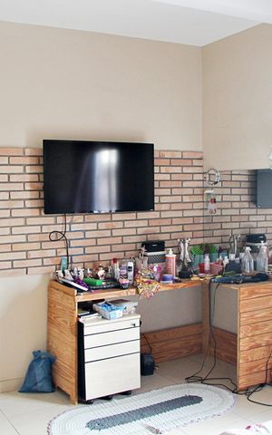 Casa à venda com 180m², 3 quartos e 2 vagasSuíte