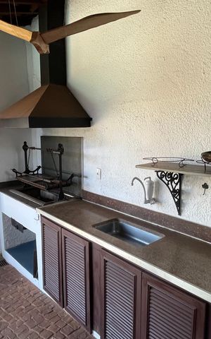 Casa à venda com 675m², 4 quartos e 6 vagas