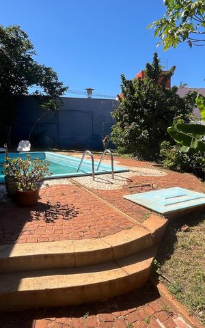 Casa à venda com 675m², 4 quartos e 6 vagas