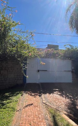 Casa à venda com 675m², 4 quartos e 6 vagas