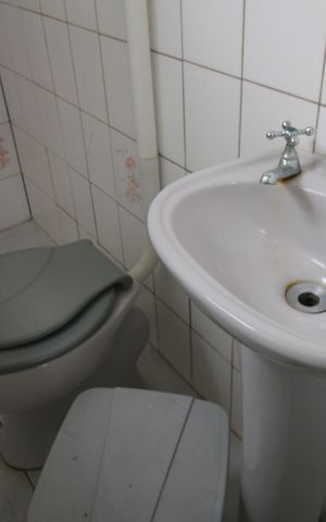 Casa à venda com 360m², 3 quartos e 4 vagasBanheiro de serviço 2