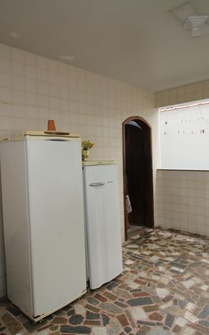 Casa à venda com 360m², 3 quartos e 4 vagasCozinha e Área de Serviço
