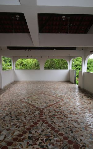 Casa à venda com 360m², 3 quartos e 4 vagasTerraço