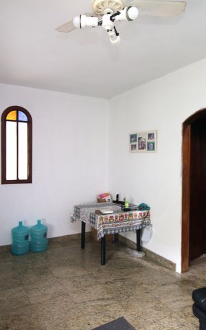Casa à venda com 360m², 3 quartos e 4 vagasSala