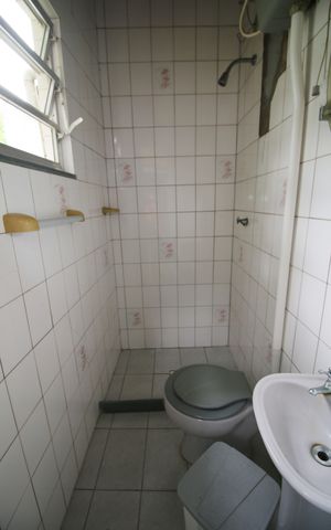 Casa à venda com 360m², 3 quartos e 4 vagasBanheiro de serviço 2