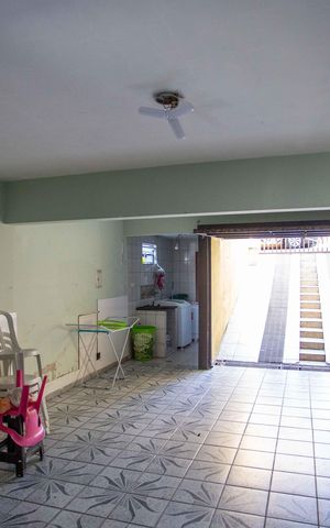 Casa para alugar com 180m², 3 quartos e 4 vagasÁrea comum - Salão de festas