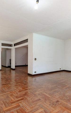 Casa à venda com 550m², 5 quartos e 4 vagasSala