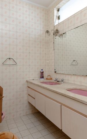 Casa à venda com 550m², 5 quartos e 4 vagasBanheiro da Suíte 2