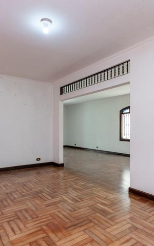 Casa à venda com 550m², 5 quartos e 4 vagasSala