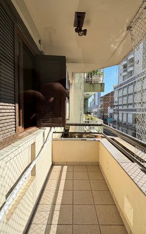 Apartamento para alugar com 110m², 3 quartos e 1 vaga Apartamento para alugar com 110m², 3 quartos e 1 vagaVaranda