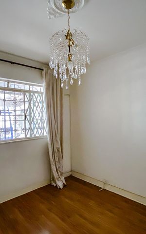Casa à venda com 300m², 3 quartos e 2 vagasSala