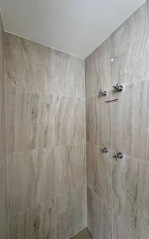 Studio à venda com 32m², 0 quarto e sem vaga Studio à venda com 32m², 0 quarto e sem vagaBanheiro