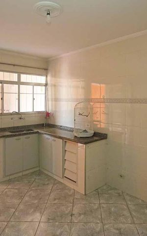 Casa à venda com 280m², 2 quartos e 3 vagas Casa à venda com 280m², 2 quartos e 3 vagasCozinha