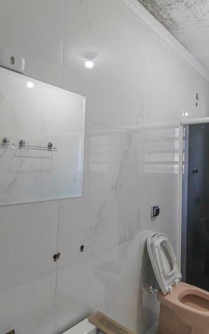 Casa à venda com 253m², 3 quartos e 2 vagas Casa à venda com 253m², 3 quartos e 2 vagasBanheiro 1