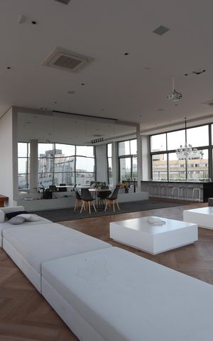 Apartamento à venda com 86m², 2 quartos e 2 vagasÁrea comum - Sky Lounge
