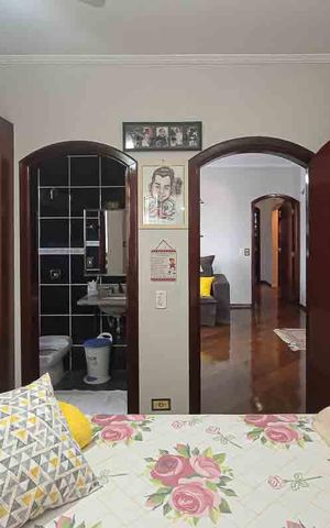 Casa à venda com 450m², 3 quartos e 8 vagasSuíte