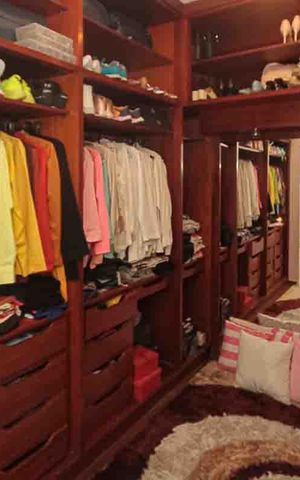 Casa à venda com 450m², 3 quartos e 8 vagasCloset da Suíte 2