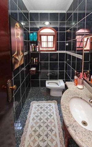 Casa à venda com 450m², 3 quartos e 8 vagasLavabo