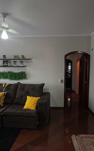 Casa à venda com 450m², 3 quartos e 8 vagasSala 4