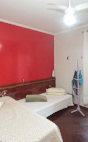 Casa à venda com 450m², 3 quartos e 8 vagasQuarto
